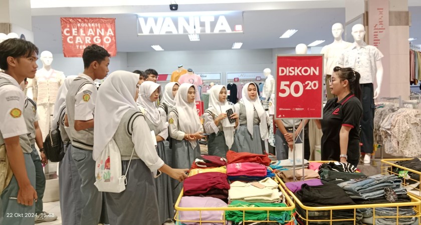 Penguatan Kompetensi, SMK Muhammadiyah Parung, genjot program guru tamu mendatangkan langsung Pihak DUDI hingga Observasi Langsung